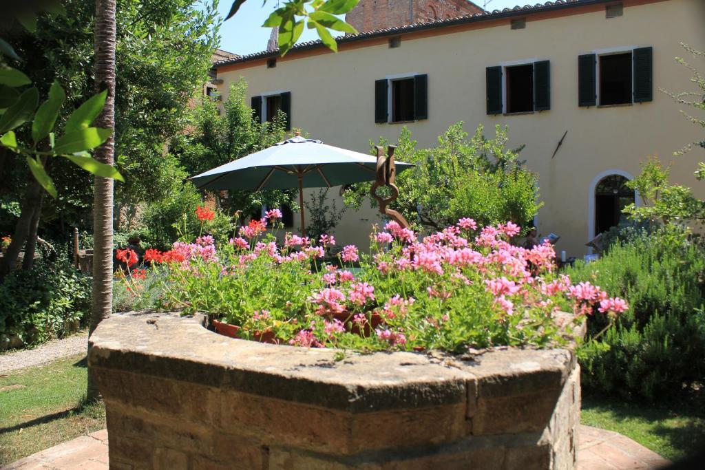 Отель Il Giardino Segreto Пиенца Экстерьер фото